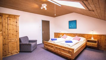 Family Studio, Balcony, Mountain View | In-room safe, blackout drapes, free WiFi