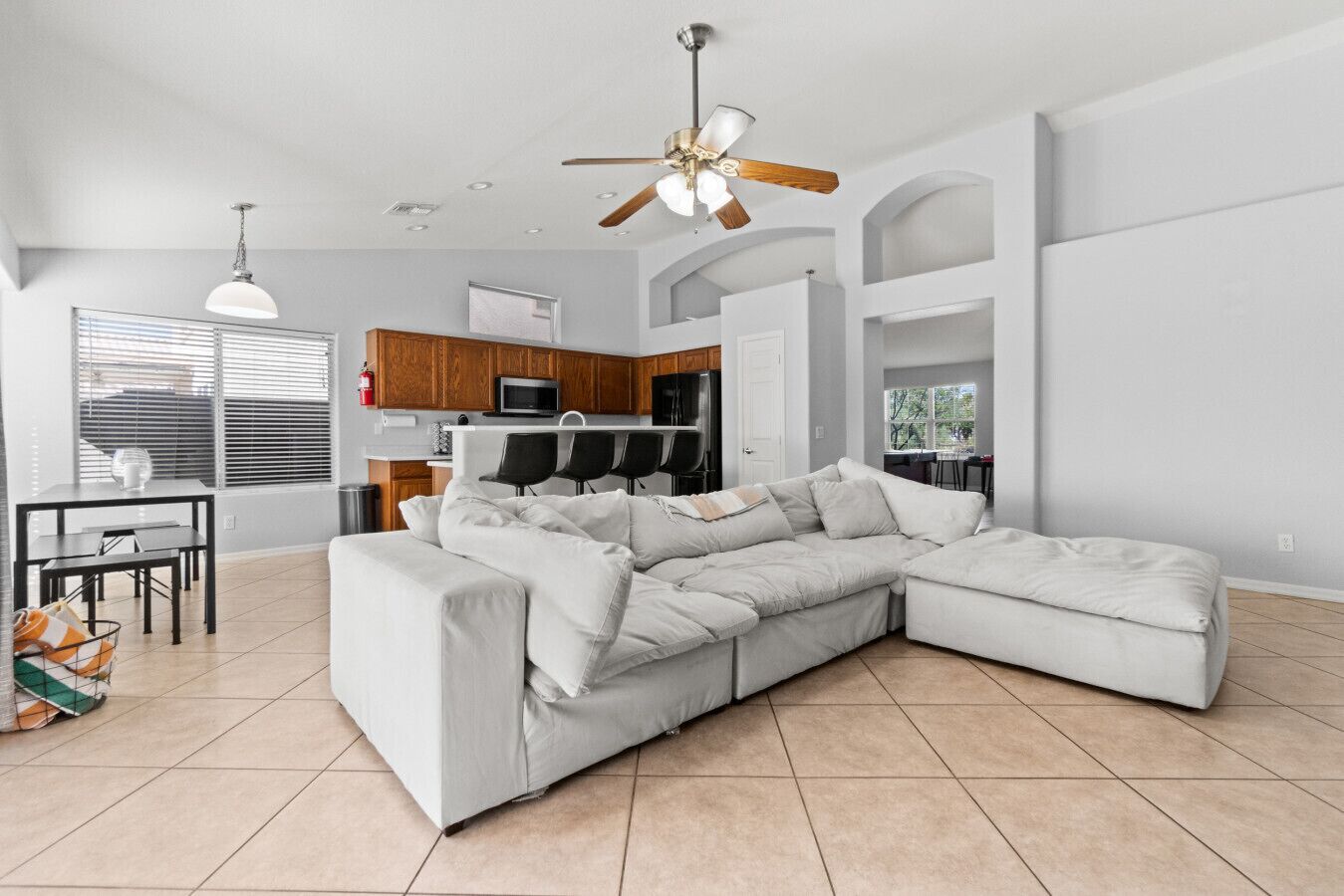 Smart TV, chimenea y tenis de mesa 