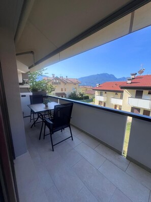 Outdoor dining - Nature, relaxation and swimming pool (Trentino-Alto Adige)