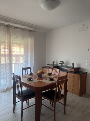 Dining - Nature, relaxation and swimming pool (Trentino-Alto Adige)