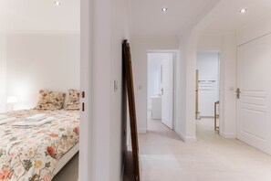 5 camere, ferro/asse da stiro, culla da viaggio, Wi-Fi gratuito