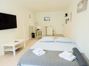 Iron/ironing board, travel crib, free WiFi