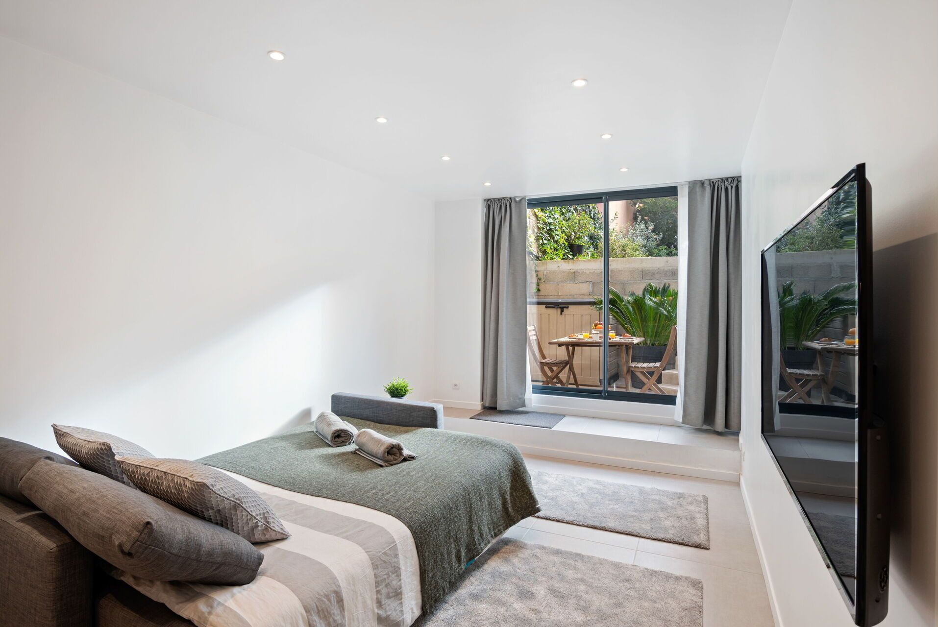 Balcony / Terrace / Patio, Bedroom, Living Room