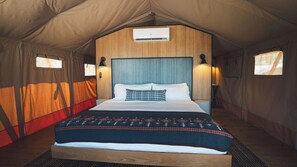 2 bedrooms, bed sheets