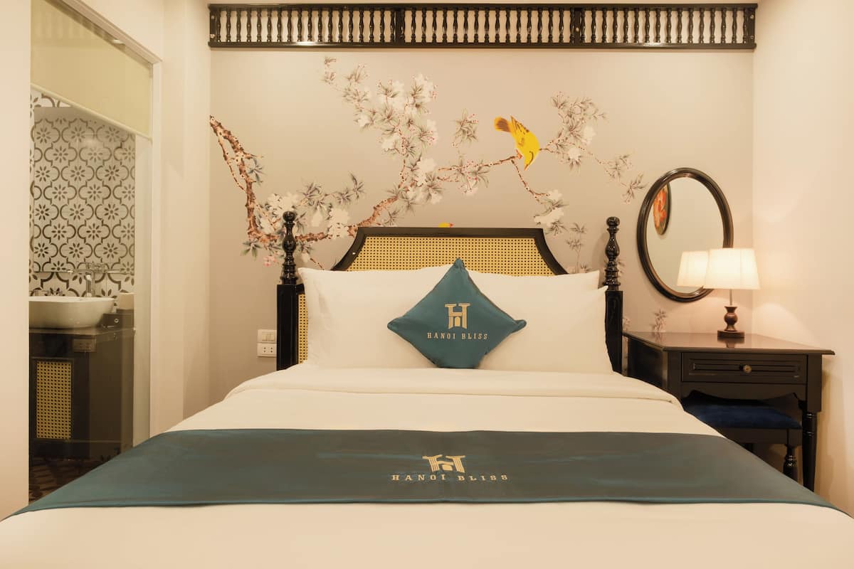 Standard Double Room, 1 King Bed | Laptop workspace, free WiFi, bed sheets