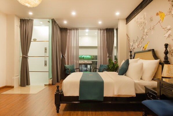 Laptop workspace, free WiFi, bed sheets