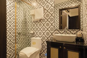Shower, free toiletries, hair dryer, towels