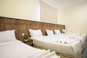 Quintuple Room | Minibar, fer et planche à repasser, Wi-Fi gratuit, draps fournis