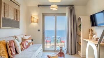 Suite - Split Level with Sea View & Balcony