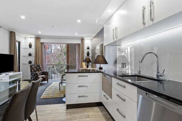 Microwave, oven, stovetop, dishwasher