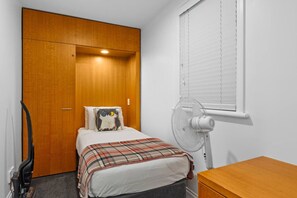 Unclassified image, 3 of 25, button - A Viaduct Institution 2 Bed 2 Bath at Latitude 37 (Auckland)