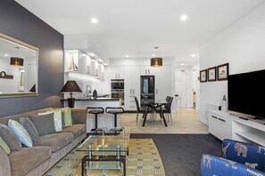 Unclassified image, 2 of 25, button - A Viaduct Institution 2 Bed 2 Bath at Latitude 37 (Auckland)