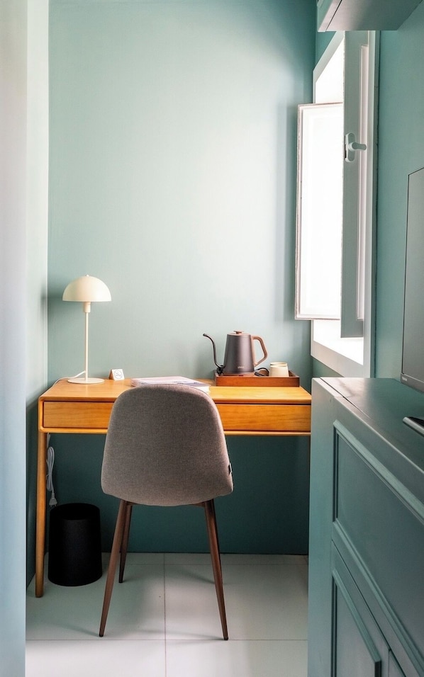 Standard Double or Twin Room | In-room safe, desk, laptop workspace, free WiFi
