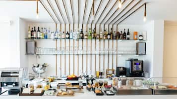 Tägliches inbegriffenes Frühstück zur Selbstbedienung