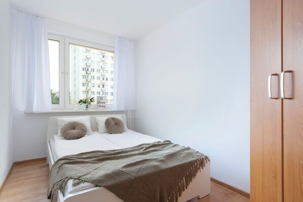 Deluxe Apartment, City View, Beachside | Iron/ironing board, free WiFi