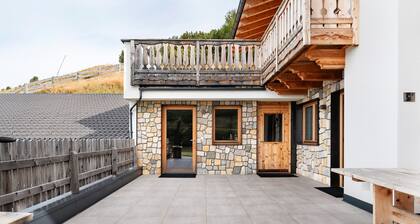 Apartment 'Ground Floor' with Mountain View, Shared Terrace and Wi-Fi