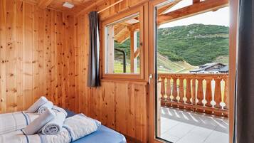 4 makuuhuonetta, Wi-Fi, vuodevaatteet