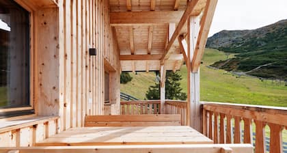 Apartment 'Obergeschoss' mit Bergblick, gemeinsamer Terrasse und WLAN