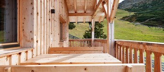 Apartment 'Upper Floor' with Mountain View, Shared Terrace and Wi-Fi
