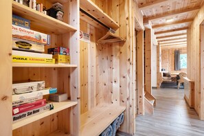 Interior - Apartment 'Upper Floor' with Mountain View, Shared Terrace and Wi-Fi (Sarntal)