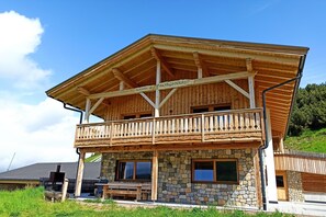 Exterior - Apartment 'Upper Floor' with Mountain View, Shared Terrace and Wi-Fi (Sarntal)