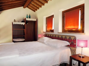 2 bedrooms, WiFi, bed sheets