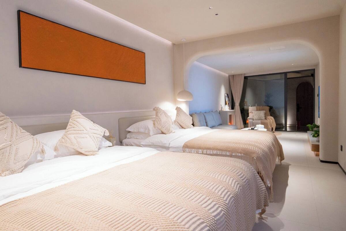 Executive Suite | Individually decorated, individually furnished, desk, laptop workspace