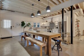 Fridge, microwave, oven, stovetop - Inman Park Terrace Suite w/ Private Entrance (Atlanta)