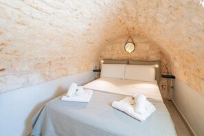 2 bedrooms, iron/ironing board, travel crib - Dimora Oliver by Rentbeat  (Ostuni)