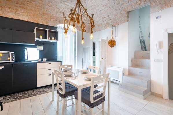 Unclassified image, 1 of 37, button