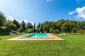 Pool - Holiday Home 'San Michele - Casa Giano' with Mountain View, Shared Pool and Wi-Fi (Montieri)
