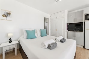 1 chambre, fer et planche à repasser, Wi-Fi gratuit, draps fournis