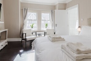 1 slaapkamer, een bureau, een strijkplank/strijkijzer, gratis wifi