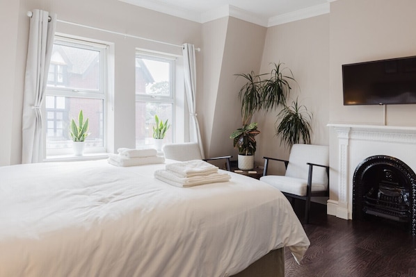 1 bedroom, desk, iron/ironing board, free WiFi