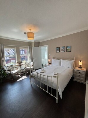 1 chambre, bureau, fer et planche à repasser, Wi-Fi gratuit