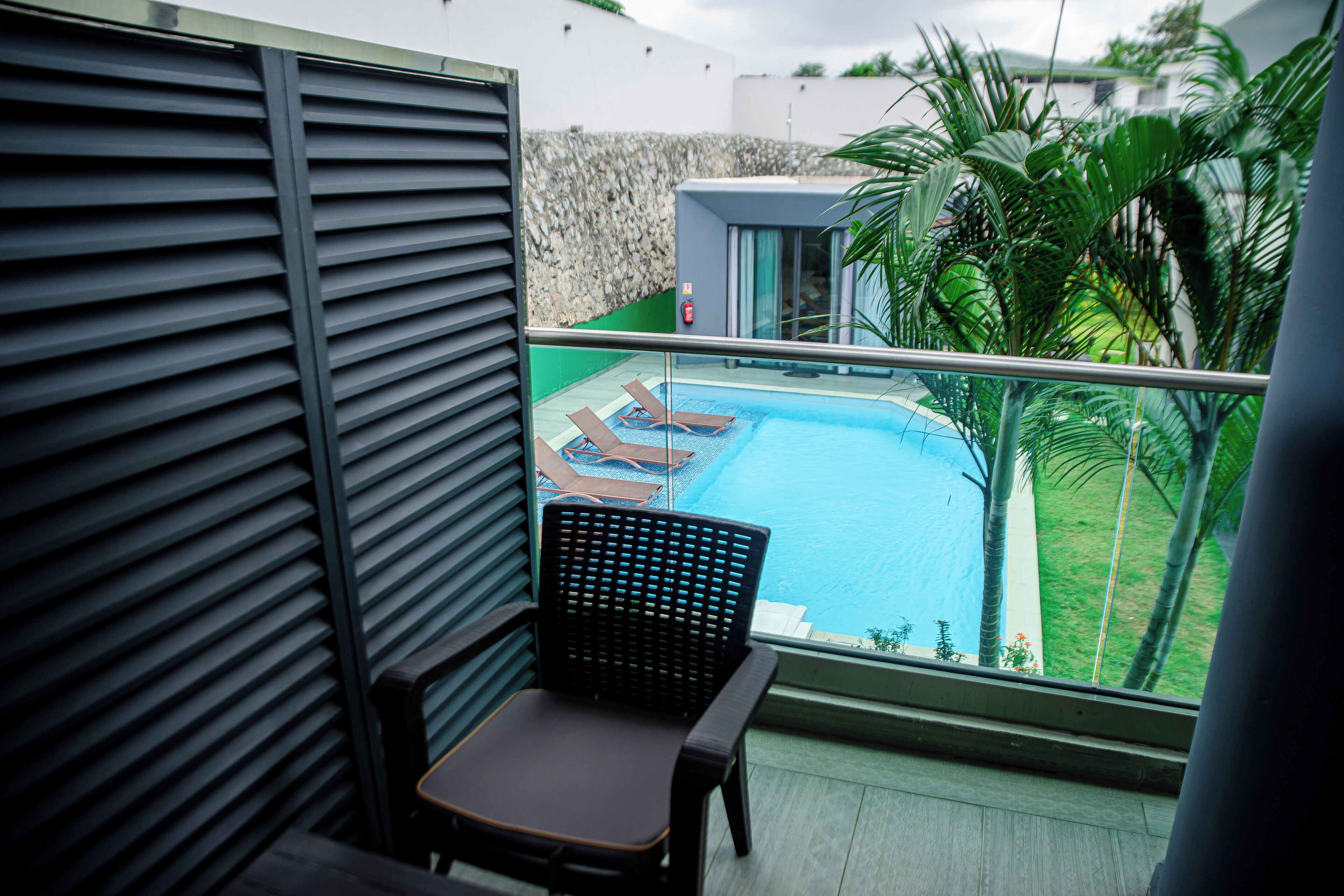 Habitación doble superior, balcón, vistas a la piscina | Terraza o patio