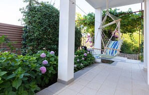 Terrace/patio - Lovely home in Slatine with house sea view (Slatine)