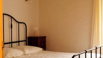 4 slaapkamers, een strijkplank/strijkijzer, wifi, beddengoed