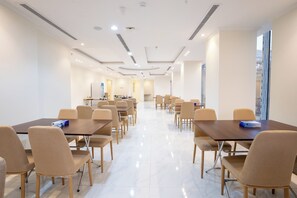 Restaurant - Orvana Thakher Hotel (Makkah)
