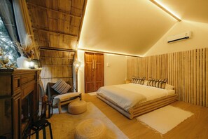 Classic Villa, Garden View | Blackout drapes, free WiFi