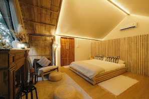 Classic Villa, Garden View | Blackout drapes, free WiFi
