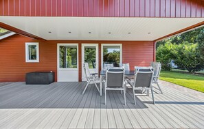 Outdoor dining - Gorgeous home in Haren with WiFi (Haren)