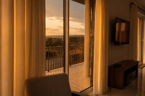 Interior - Luxury Douro Villa with Pool & Panoramic Views (Ferreiros de Avões)