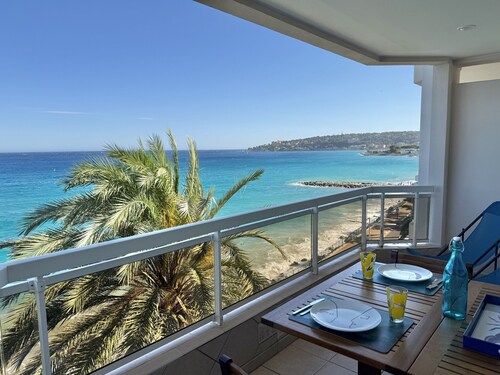 Studio avec magnifique vue mer