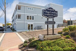 Exterior - Premier Ocean View Corner Condo (750S.F.) (Plymouth)