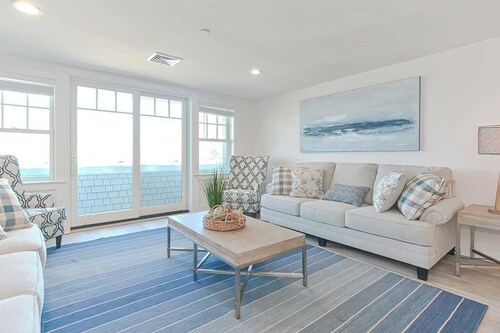 Premium Ocean View Condo (1,100S.F.)