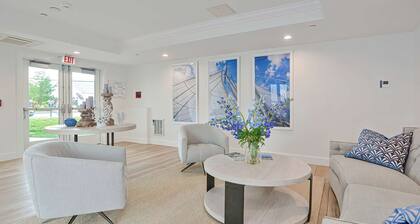 Luxury One Bedroom Condo (675S.F.)