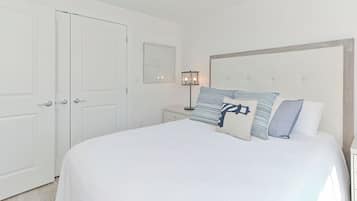 1 bedroom, desk, WiFi, bed sheets