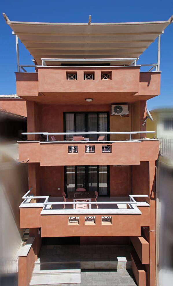 Mặt tiền nơi lưu trú