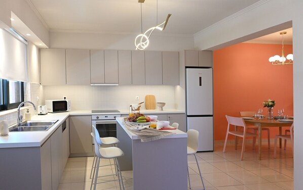 Apartment, 2 Bedrooms, Balcony, City View | Private kitchen
